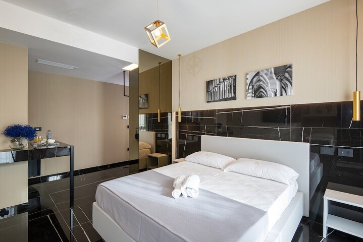 Room 5 of 44