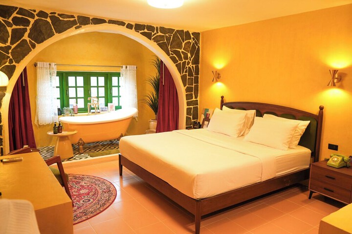 Room 17 of 175
