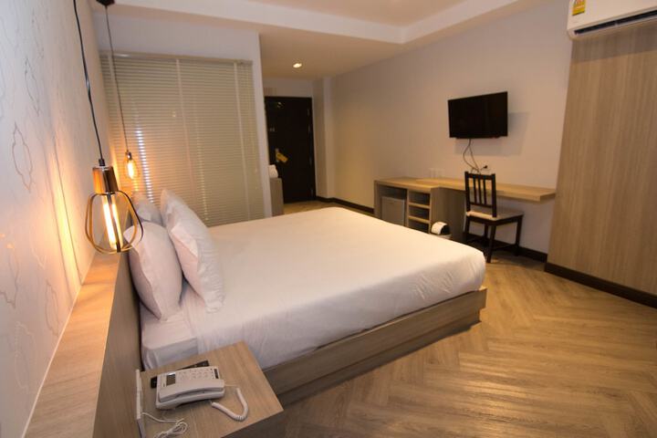 Room 9 of 48