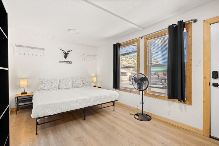 Room 15 of 27