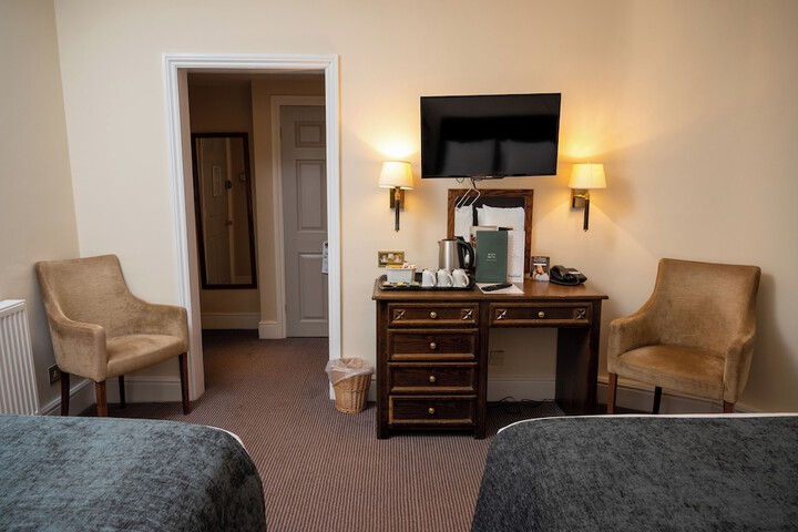Room 16 of 48