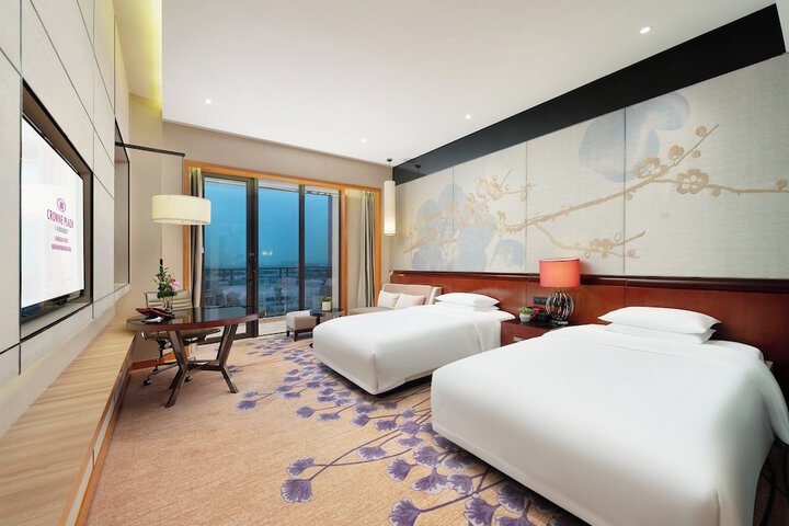Room 25 of 124