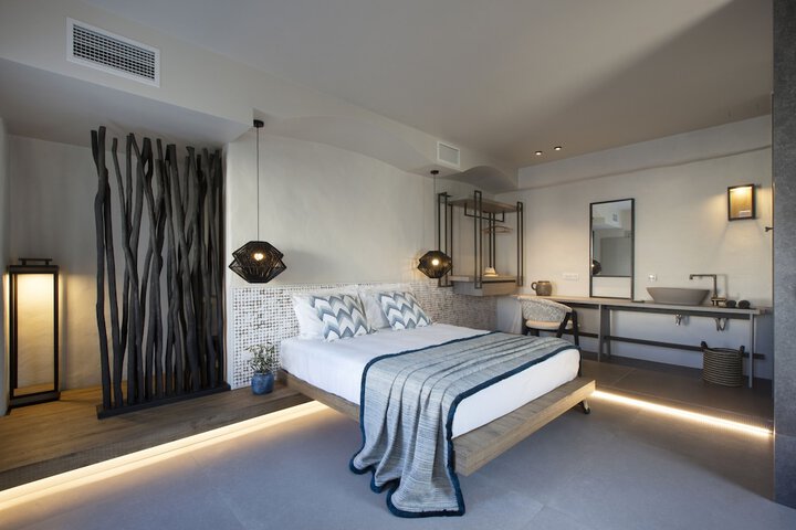 Room 14 of 76
