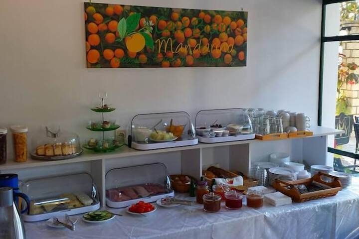 Breakfast area
