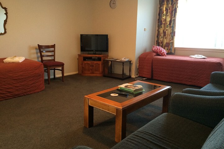 Room 6 of 36