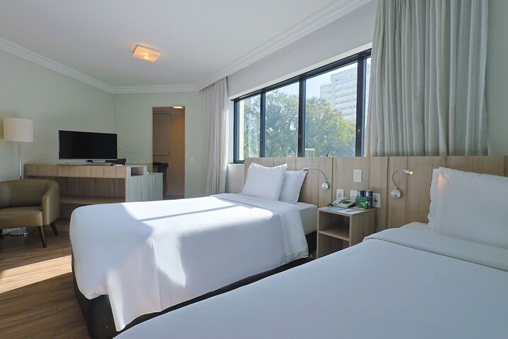 Room 47 of 143