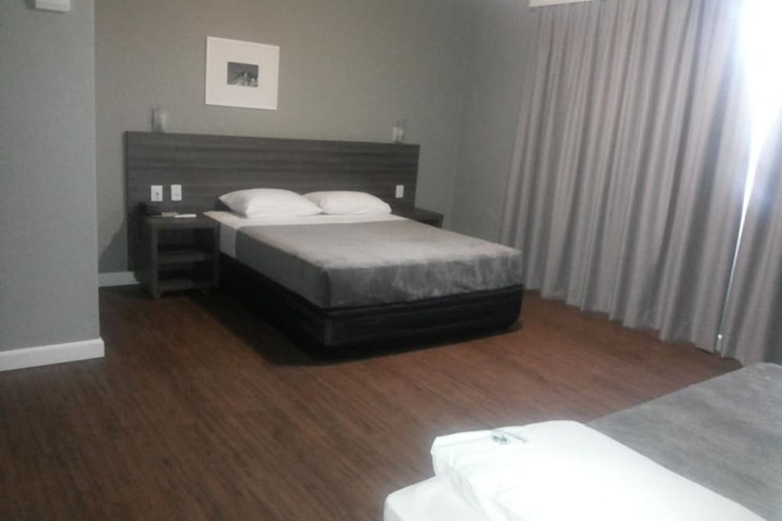 Room 13 of 28