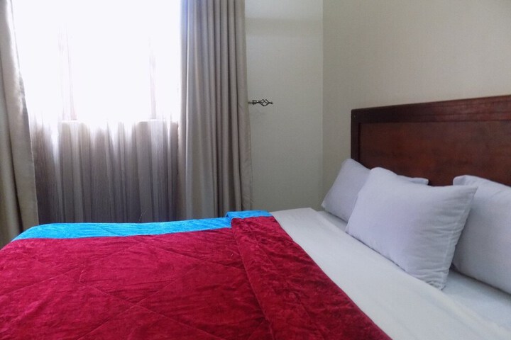 Room 10 of 14