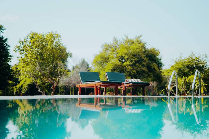 Pool 37 of 90