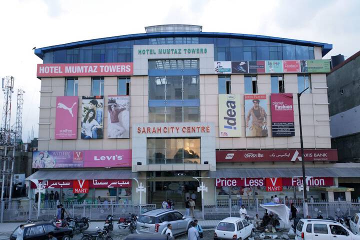 Exterior of Hotel Grand Mumtaz Towers