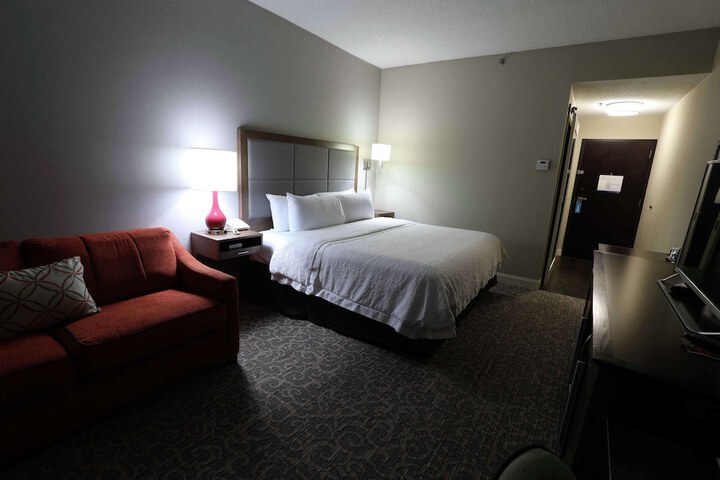 Room 33 of 105
