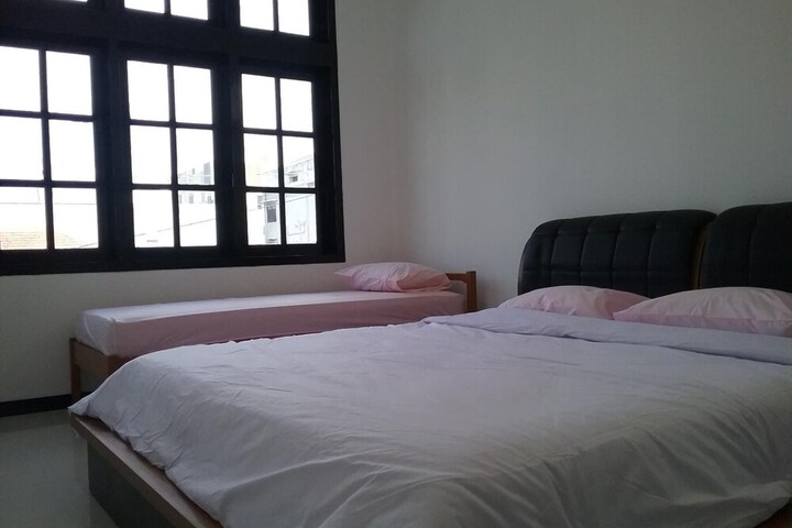 Room 10 of 24