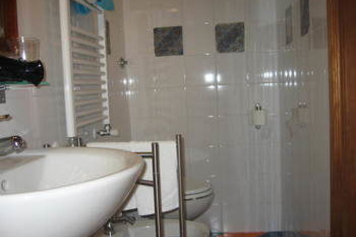 Room 2 of 17