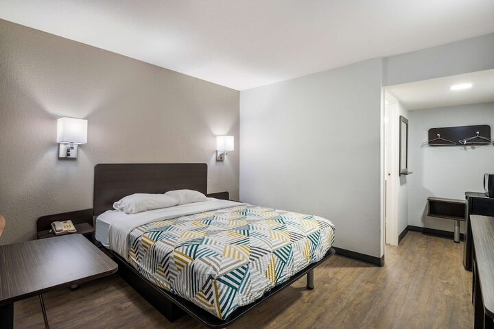 Room 7 of 30