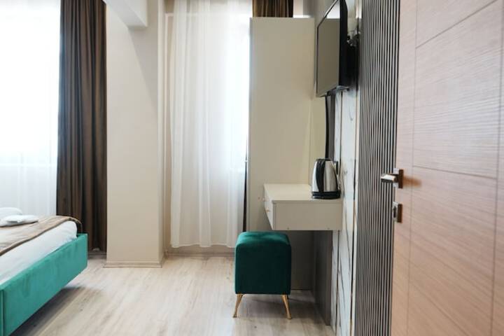 Room 31 of 65
