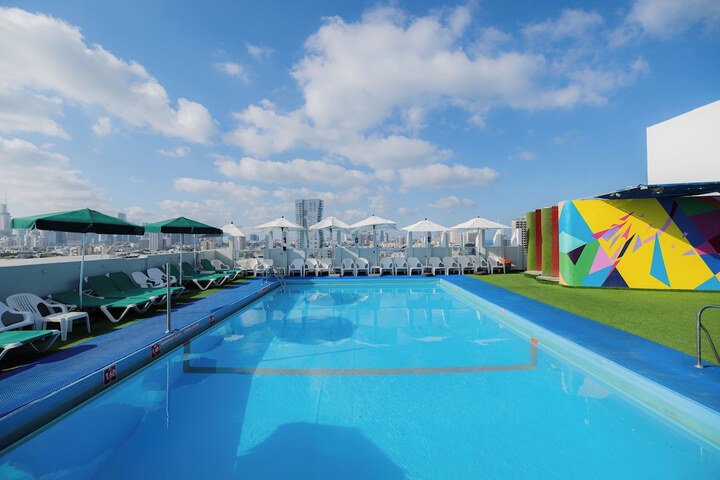 Pool 52 of 88