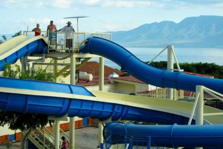 Pool Hotel