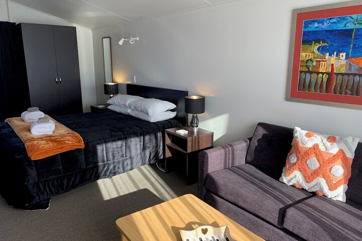 Room 8 of 17