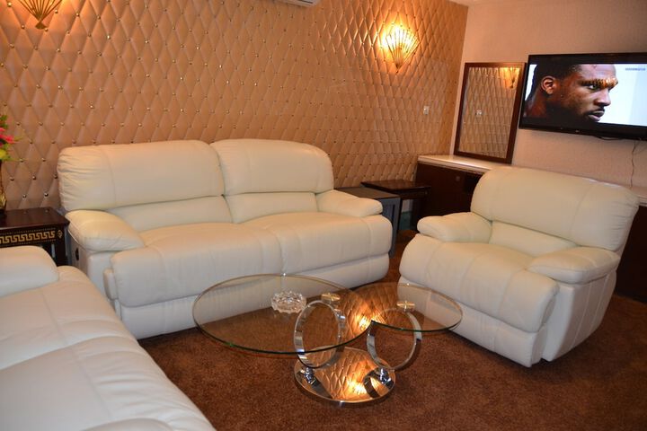 Room 12 of 28
