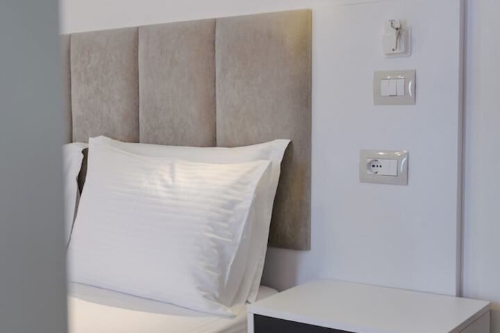 Room 9 of 64