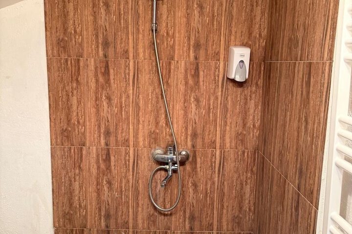 Room 87 of 120