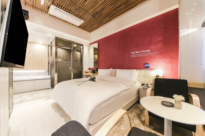 Room 16 of 74