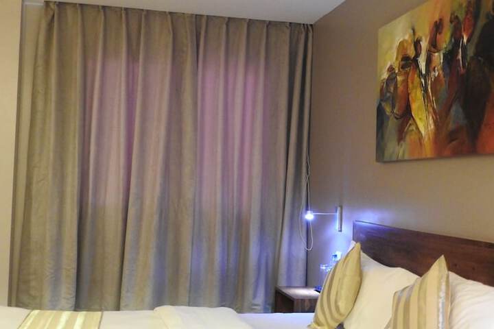 Room 10 of 30