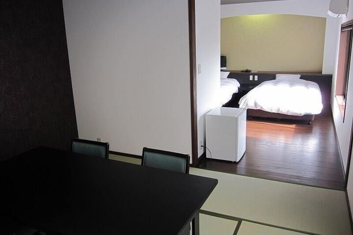 Room 12 of 155