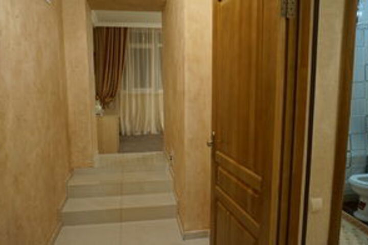 Room 28 of 33