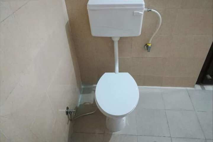 Room 7 of 10