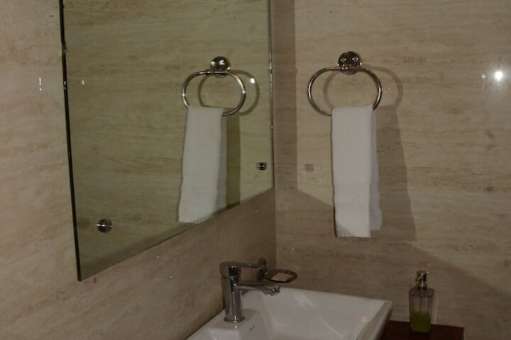Room 103 of 178