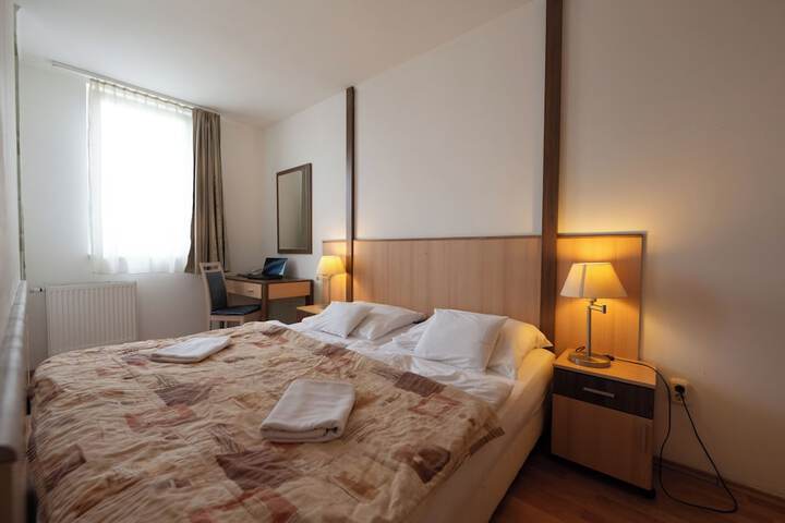 Room 7 of 36