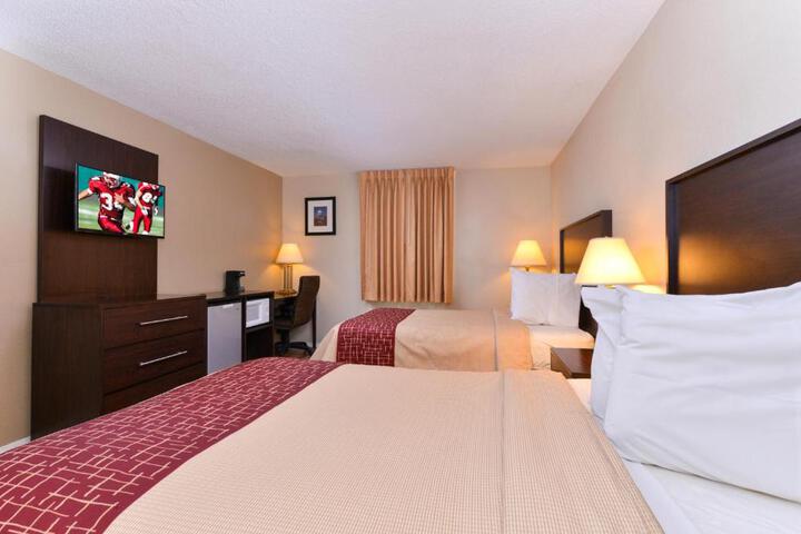 2 Double Beds (4 of 9)