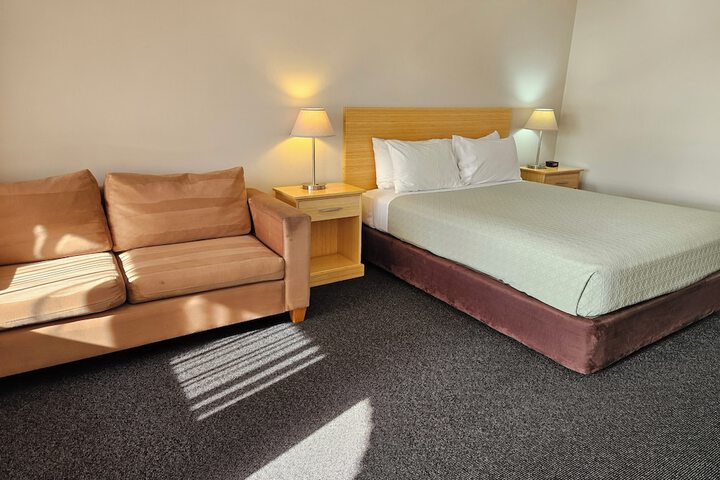 Room 35 of 114