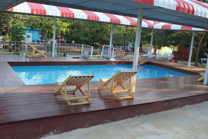 Pool 48 of 64