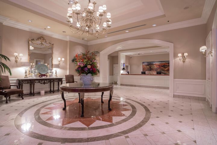 Entrance & Lobby