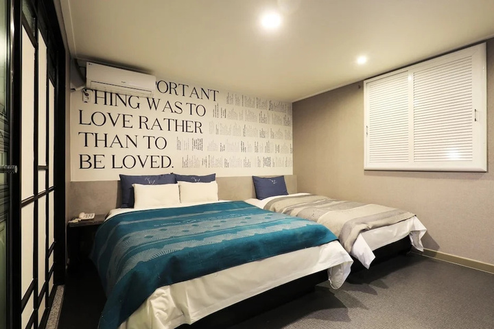 Room 2 of 24