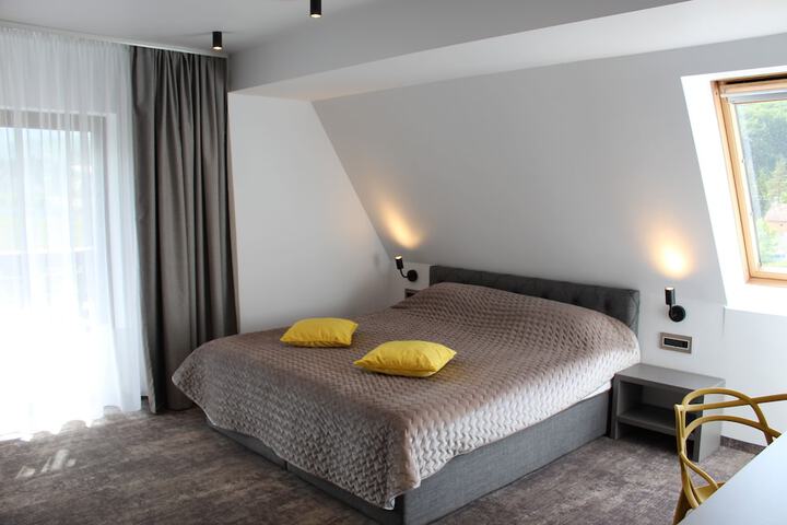 Room 15 of 46