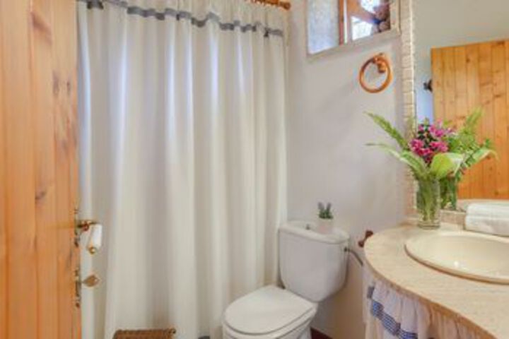 Room 2 of 18