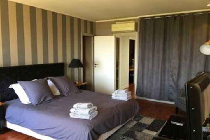 Room 43 of 200