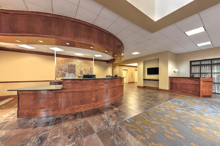 Entrance & Lobby