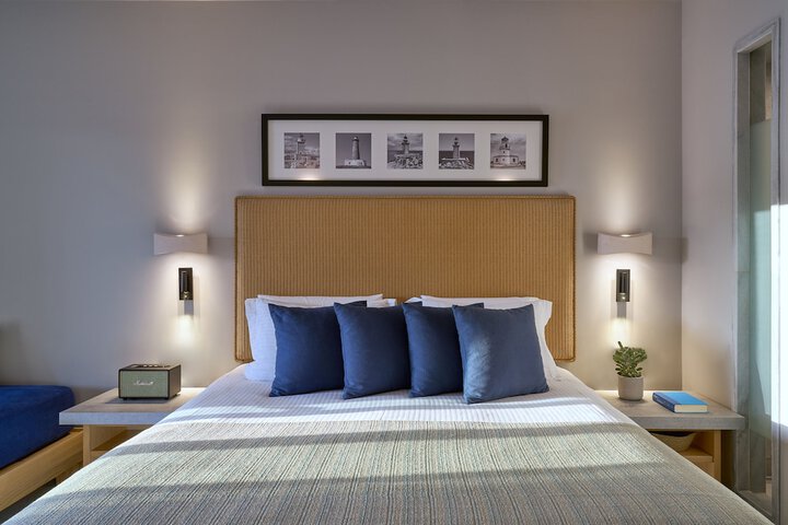 Room 16 of 100