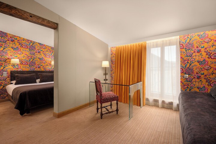 Room 25 of 65