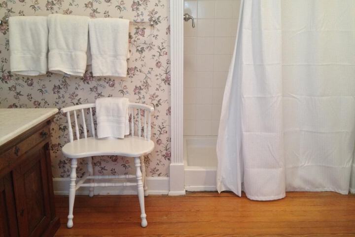Room 18 of 38