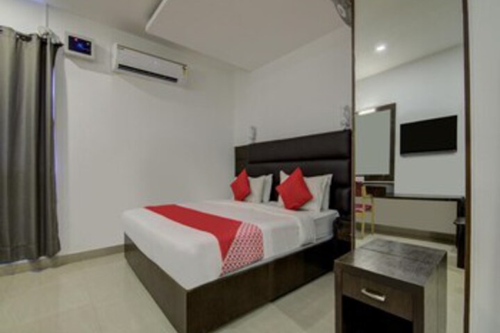 Room 25 of 31