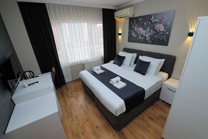 Room 15 of 18
