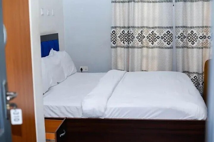 Room 2 of 36