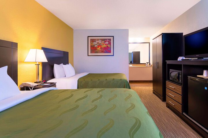 2 Double Beds (3 of 18)