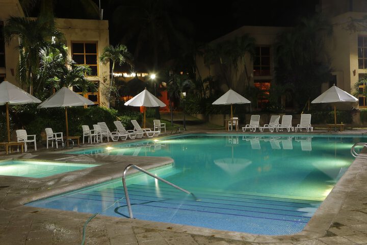 Pools & Facilities