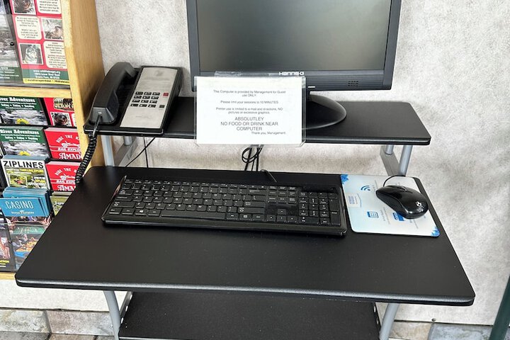 Business Center 25 of 28